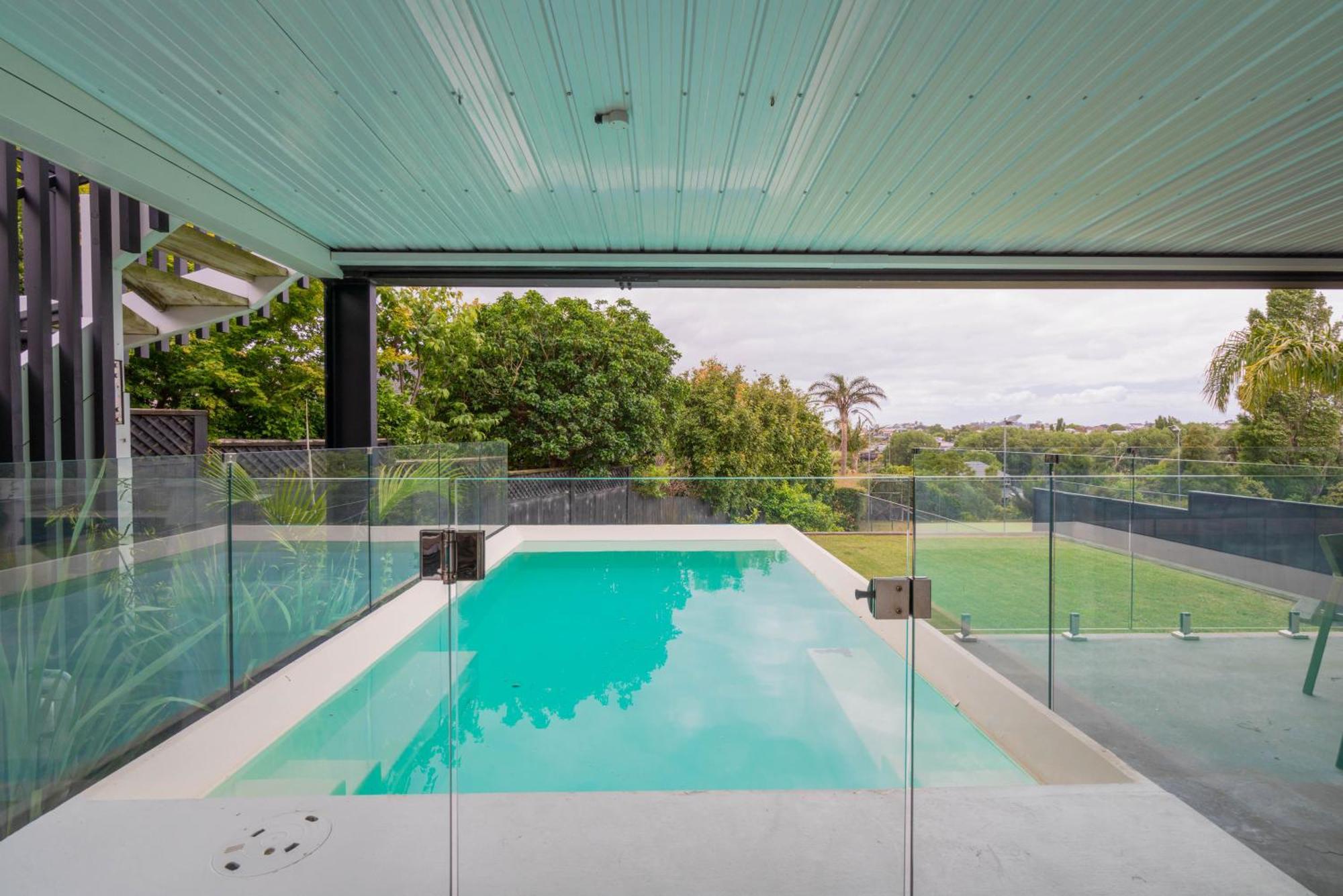 Holiday home Stunning Poolside *