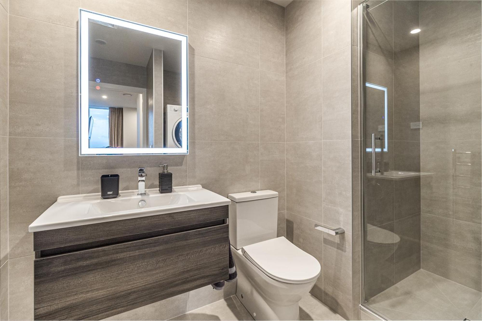Bright 2br Penthouse Family Friendly Near Arena * Auckland