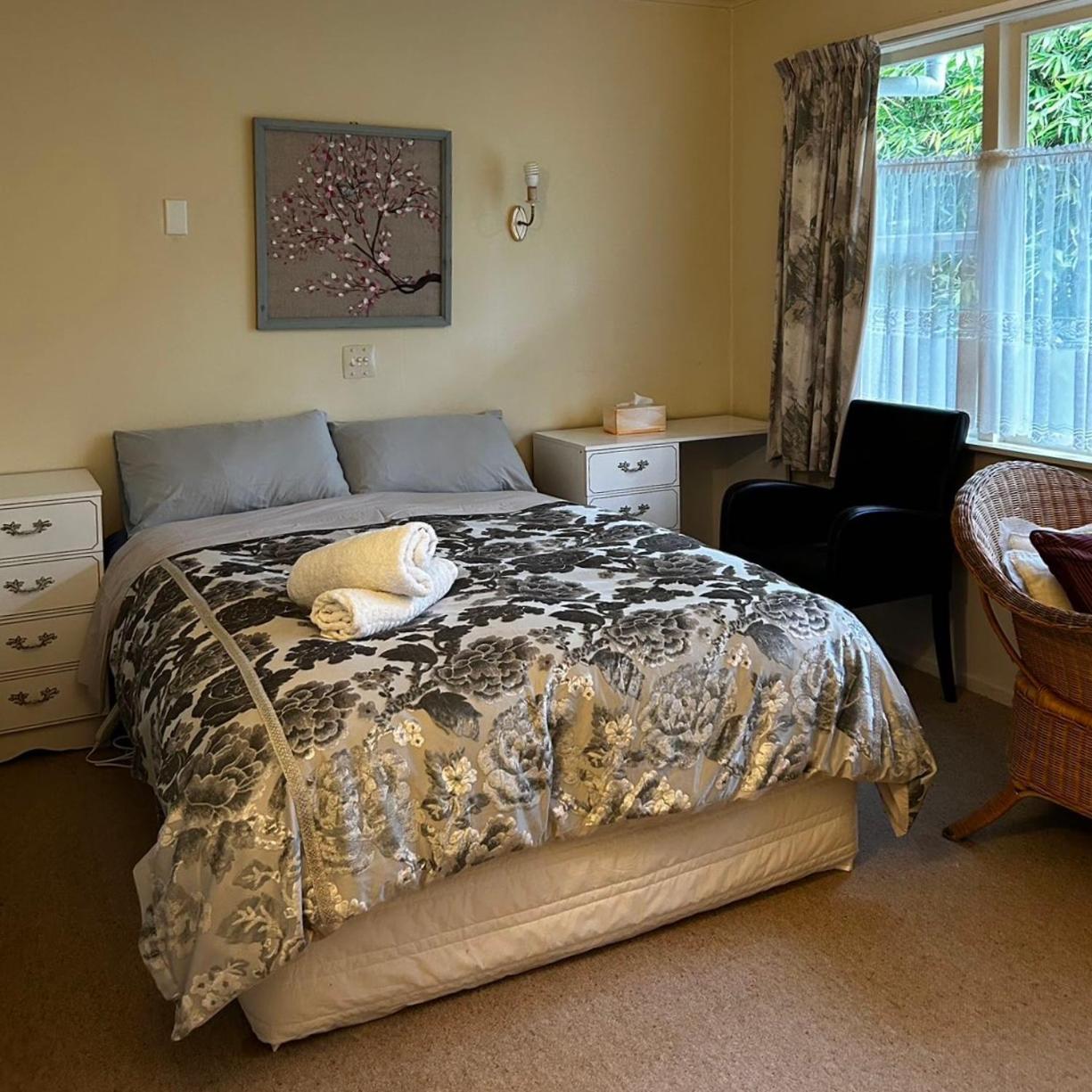 Peaceful Bay Charmer Holiday home *
