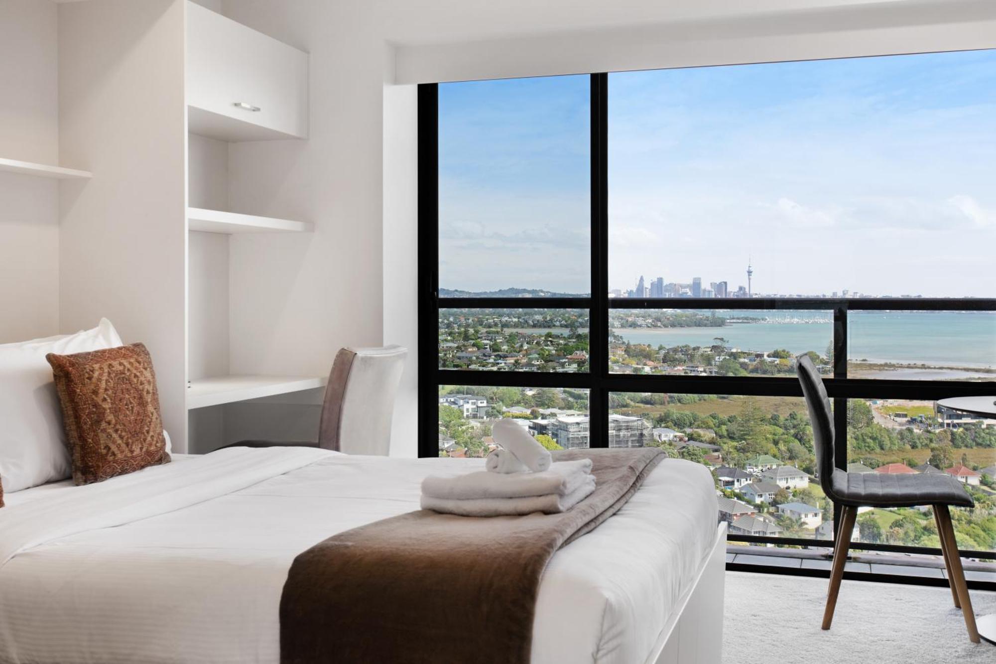 Apartment Skyline With Parking, Pool, And Sea Views *