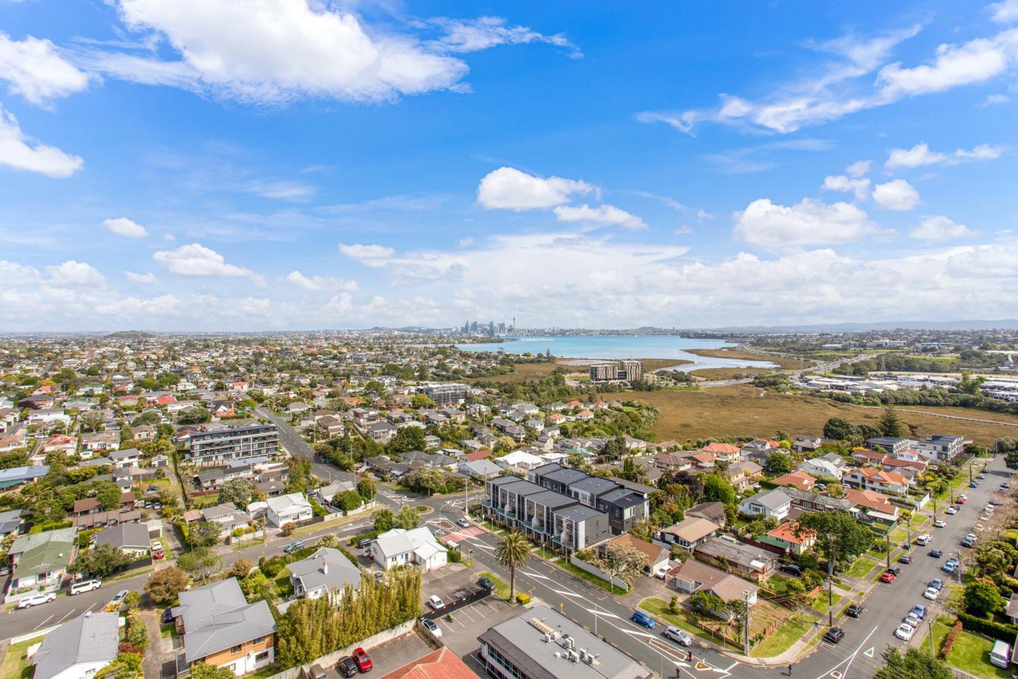 Skyline With Parking, Pool, And Sea Views Apartment