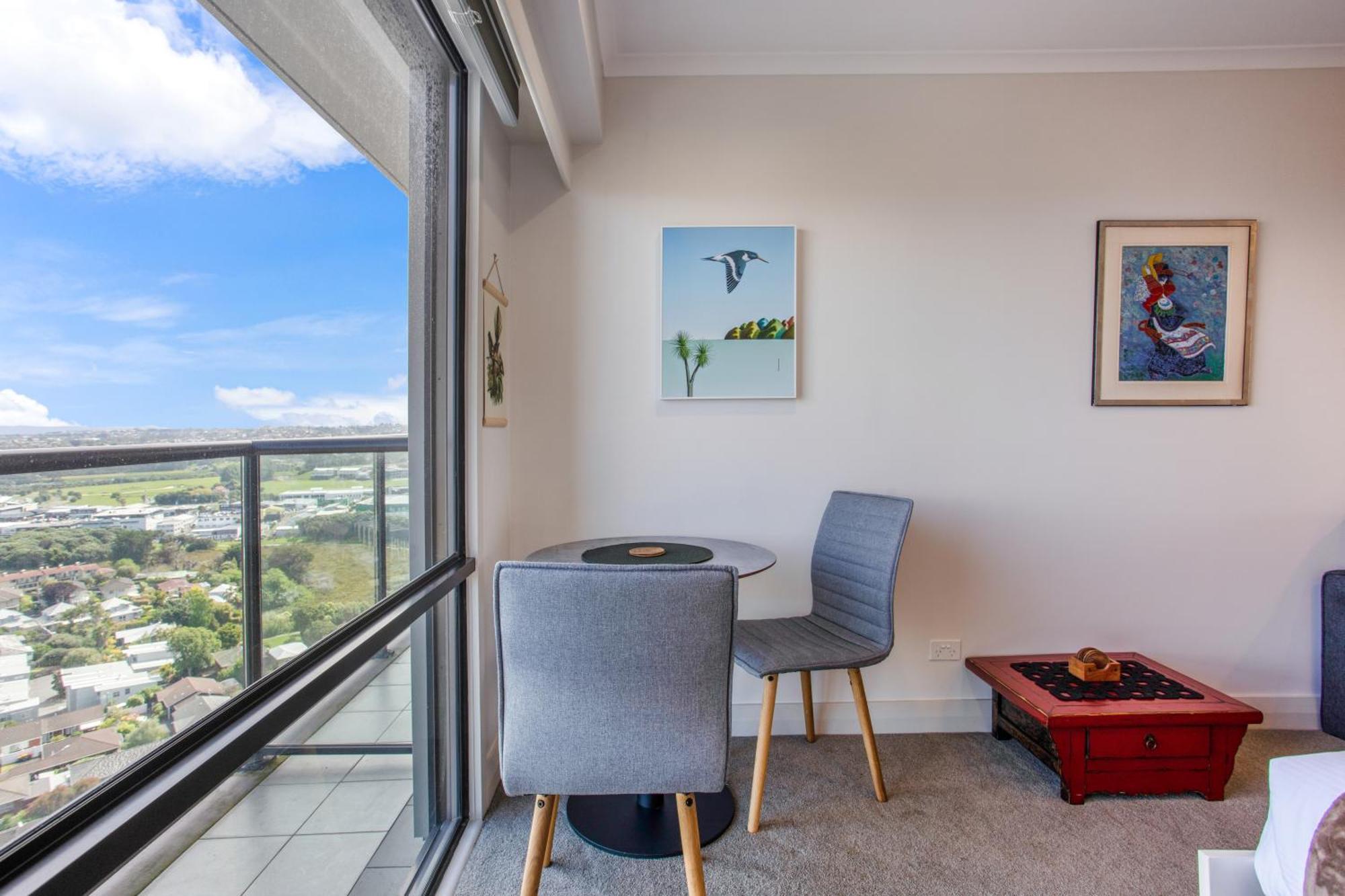 Apartment Skyline With Parking, Pool, And Sea Views *
