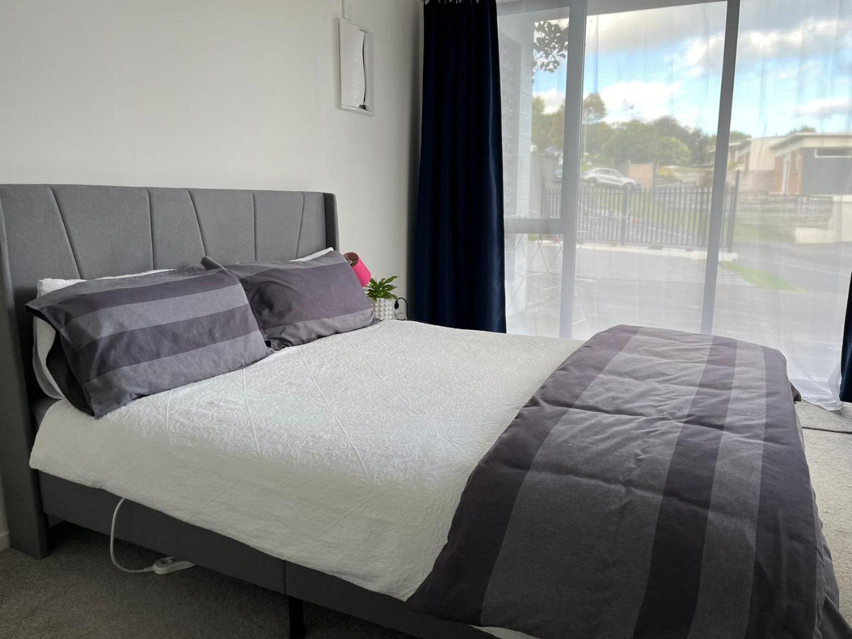 Holiday home Totara Vale, Free Coffee, Parking And Wifi, Near Glenfield Mall And Highway 18,1 Auckland