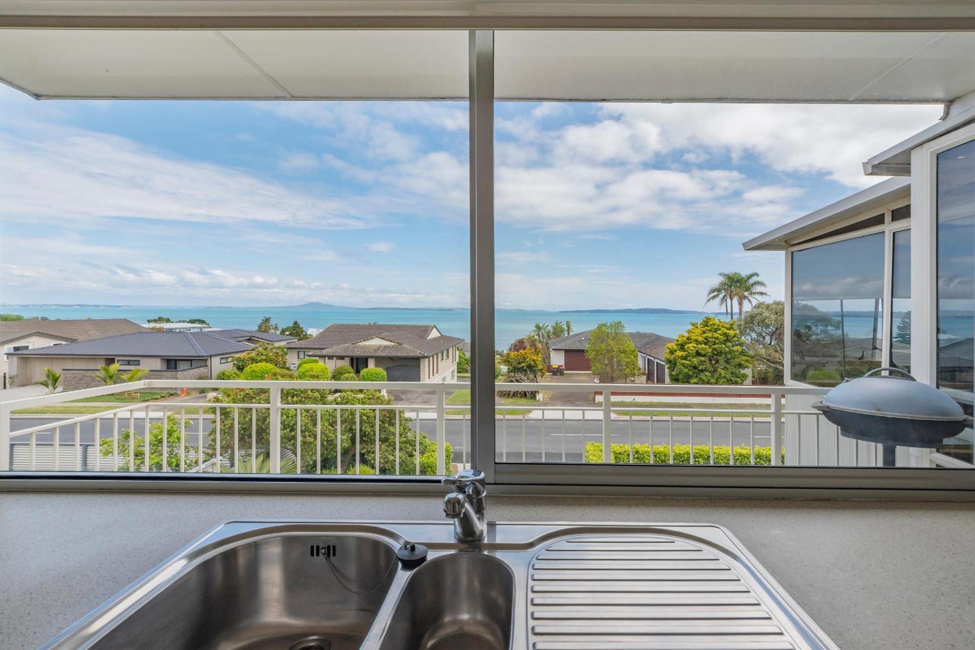 Holiday home Harbour View - Maraetai Auckland