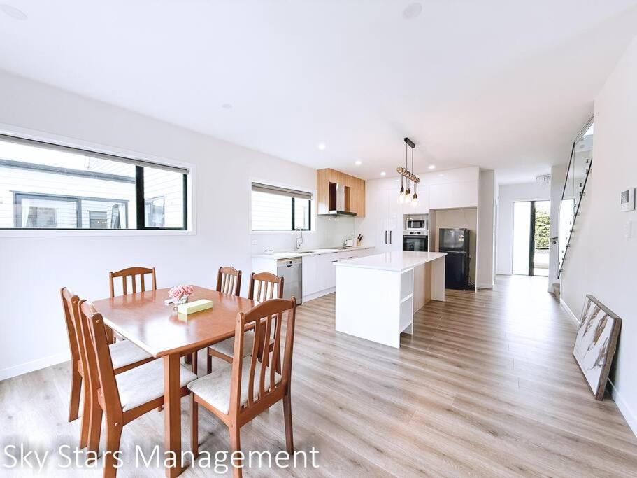 Villa Hot Deal! Stunning Modern House In Ellerslie
