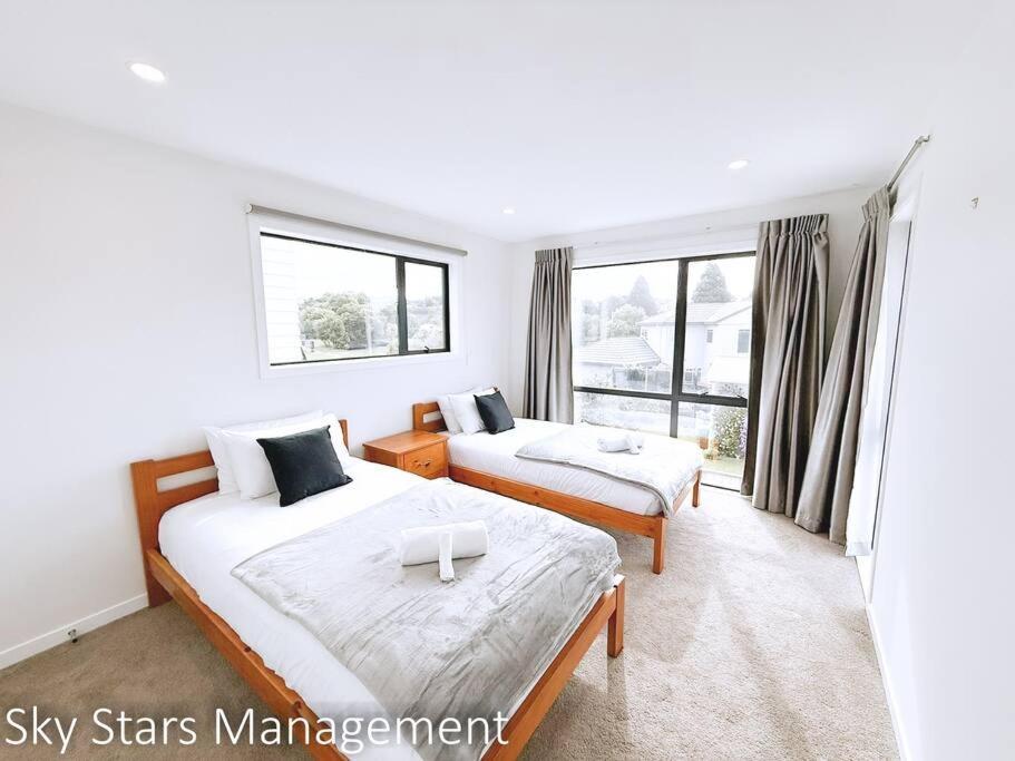Villa Hot Deal! Stunning Modern House In Ellerslie *