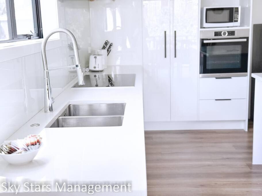 Hot Deal! Stunning Modern House In Ellerslie Villa *