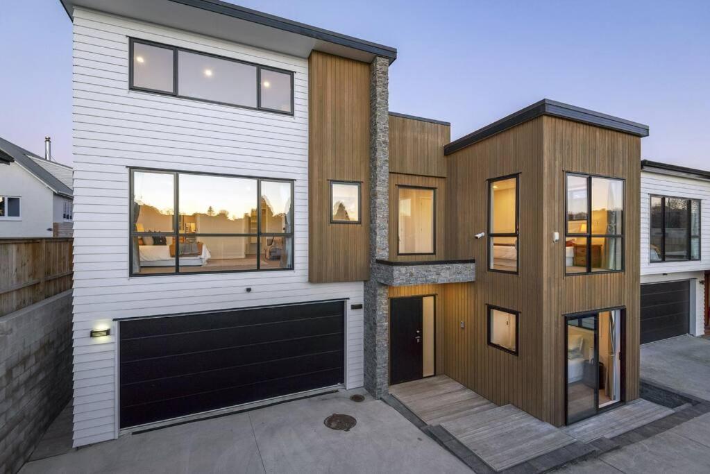 Hot Deal! Stunning Modern House In Ellerslie Villa Auckland