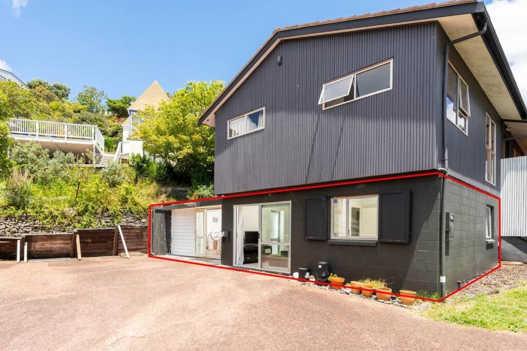 Cozy 2-bedroom Unit With Private Bath In Torbay *