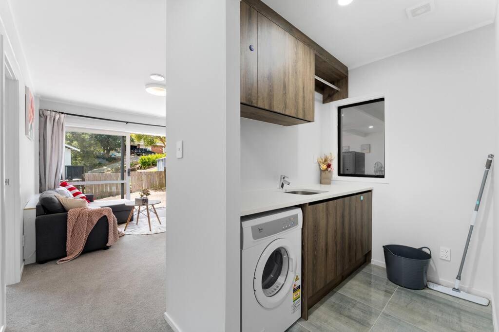 Apartment Cozy 2-bedroom Unit With Private Bath In Torbay