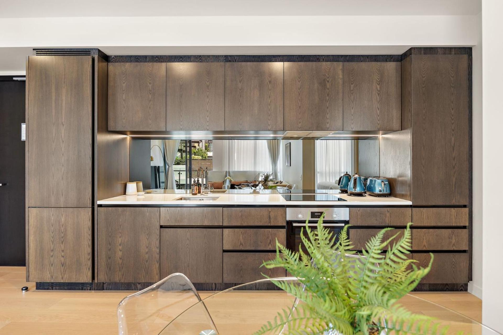 Waterfront Luxury Living - Wynyard Quarter Apartment *
