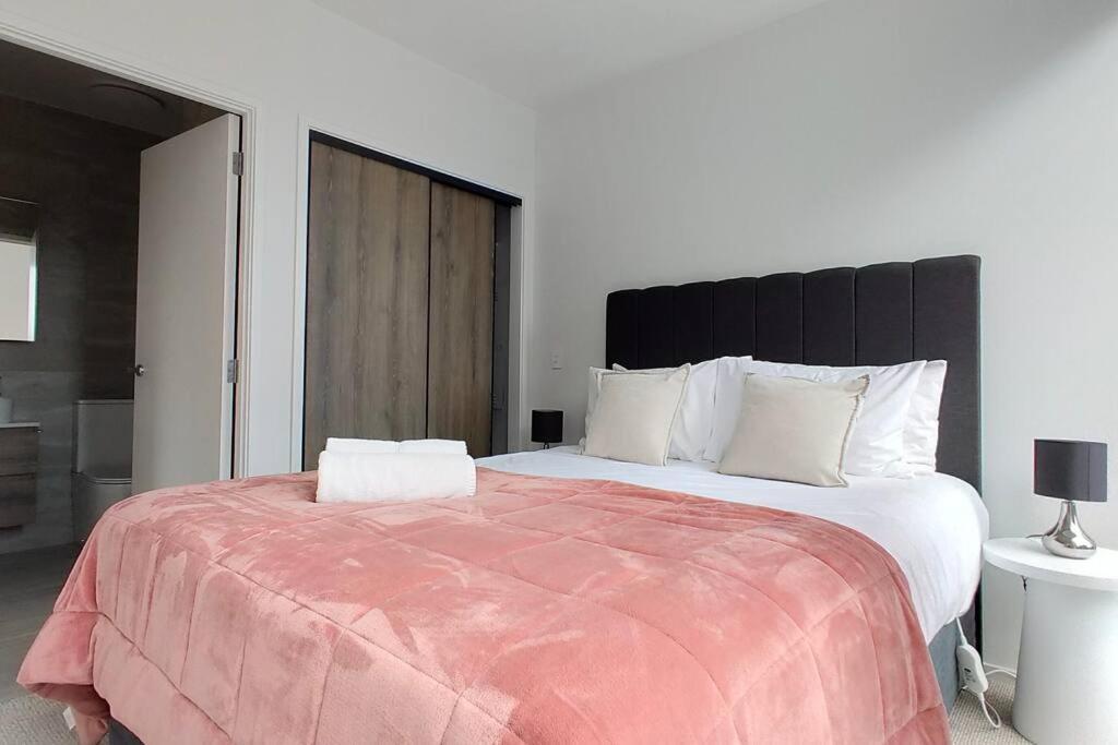 1 Bed 1 Sofa Bed Family In Grey Lynn