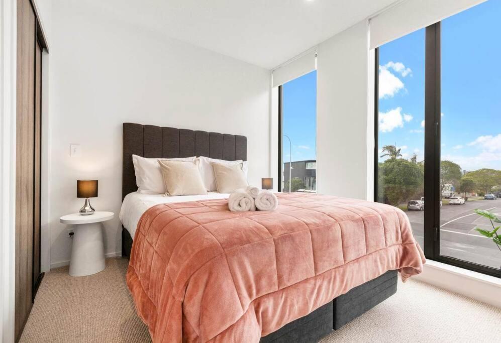 Apartment 1 Bed 1 Sofa Bed Family In Grey Lynn *