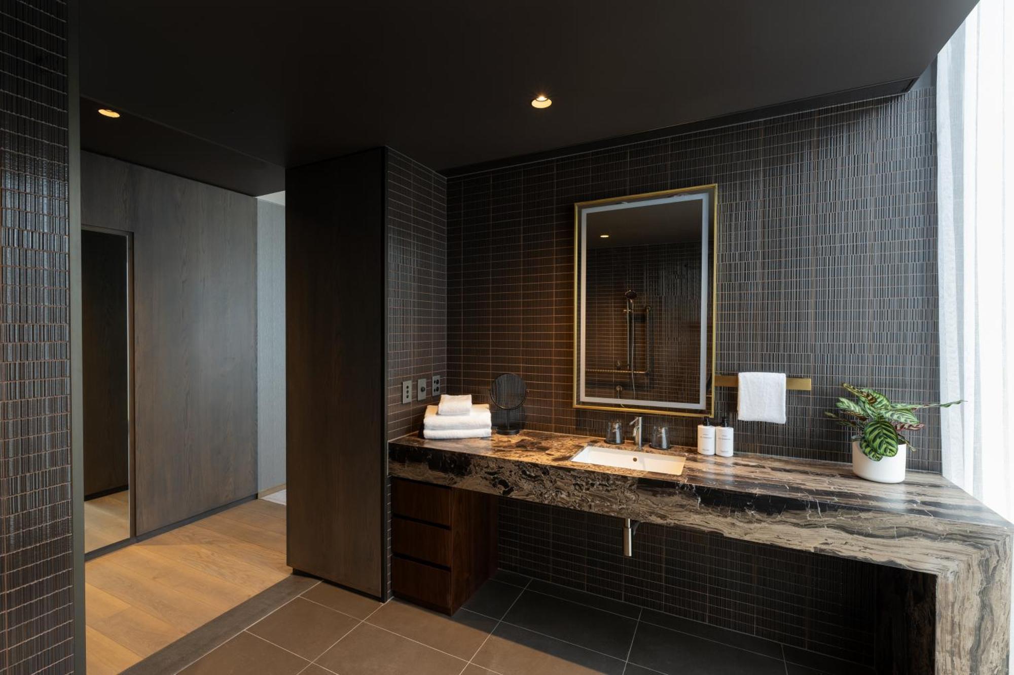 Intercontinental By Ihg Hotel