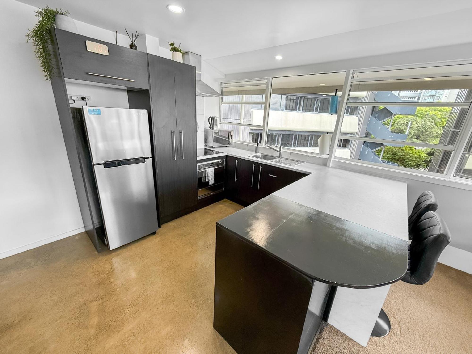 Whitaker Wish- Spacious, Based With Carpark * Auckland
