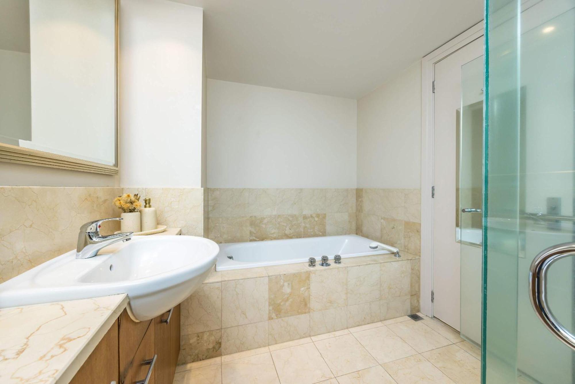 Heart Of 1br Gem With Pool And Gym Access