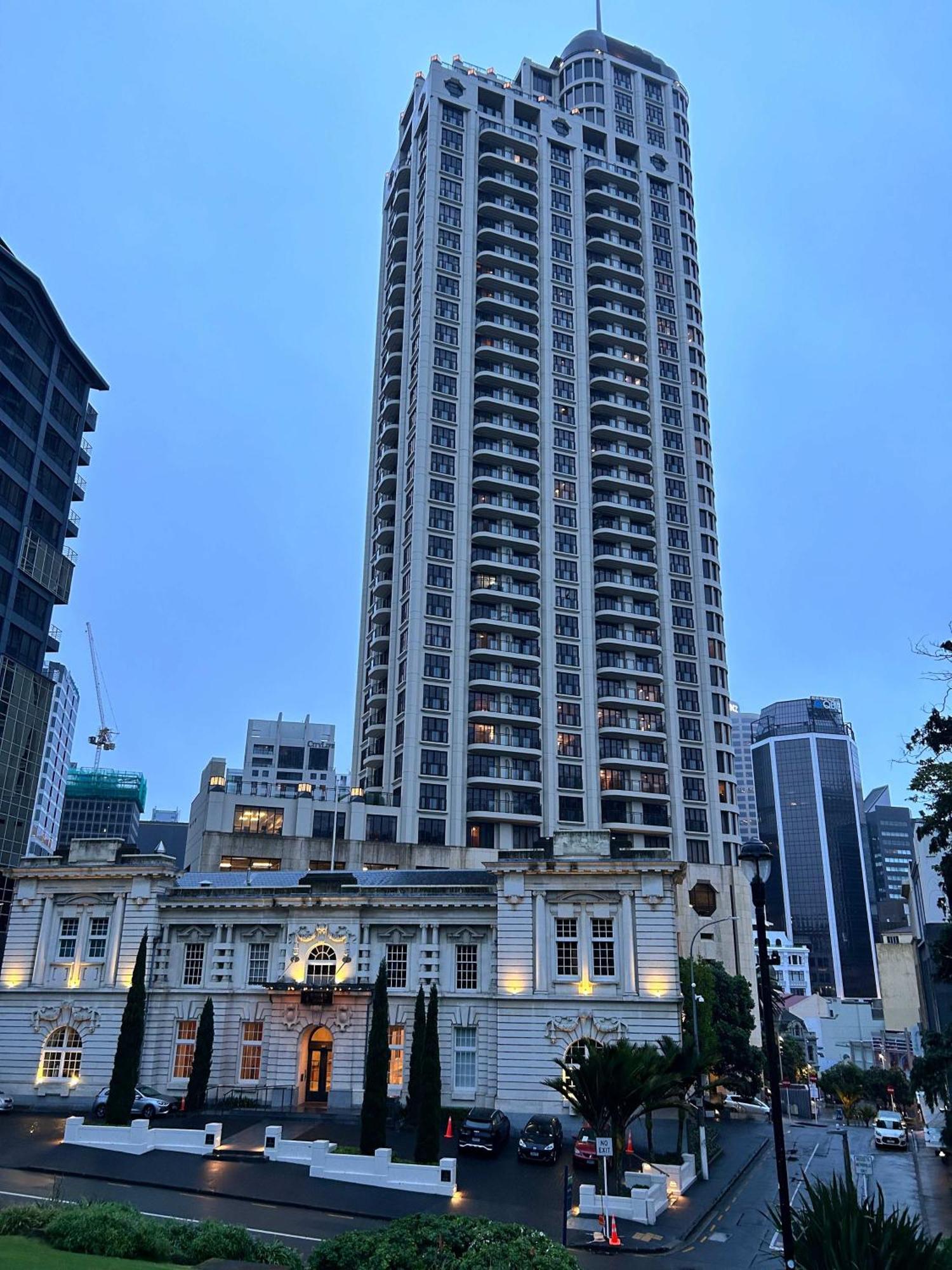 Heart Of 1br Gem With Pool And Gym Access Apartment