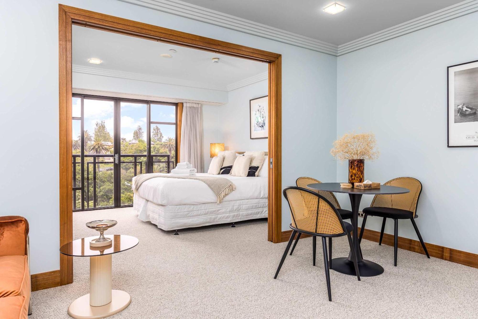 Heart Of 1br Gem With Pool And Gym Access Apartment *