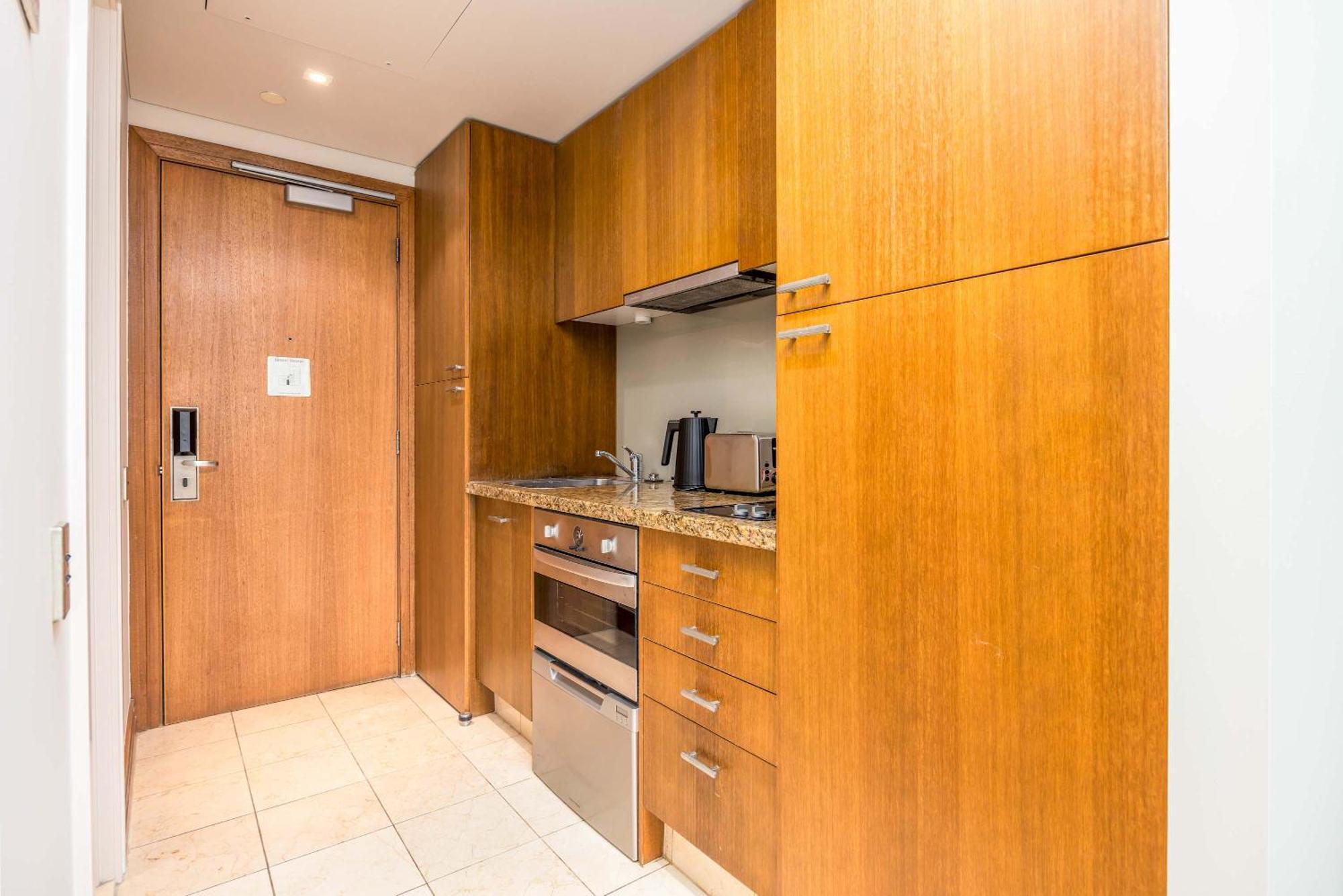 Heart Of 1br Gem With Pool And Gym Access * Auckland