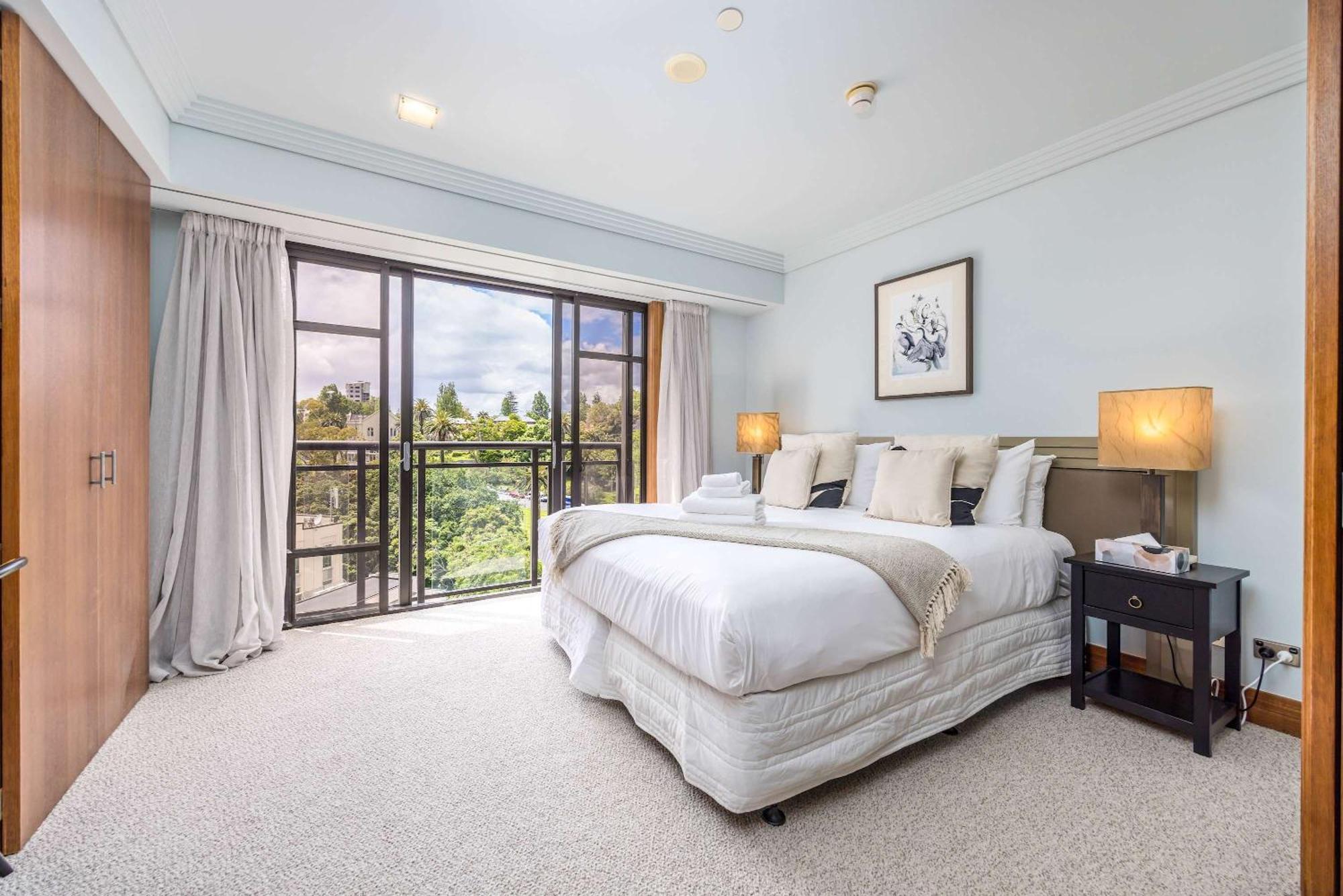 Heart Of 1br Gem With Pool And Gym Access * Auckland