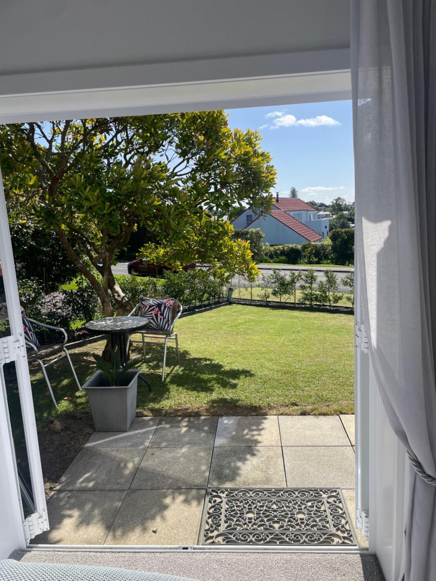 Moores Retreat * Auckland