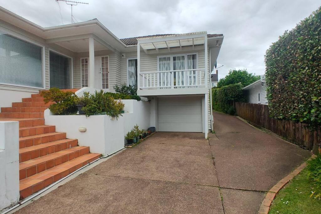 Hot Deal! Sky Stars Coastal Haven Retreat Auckland
