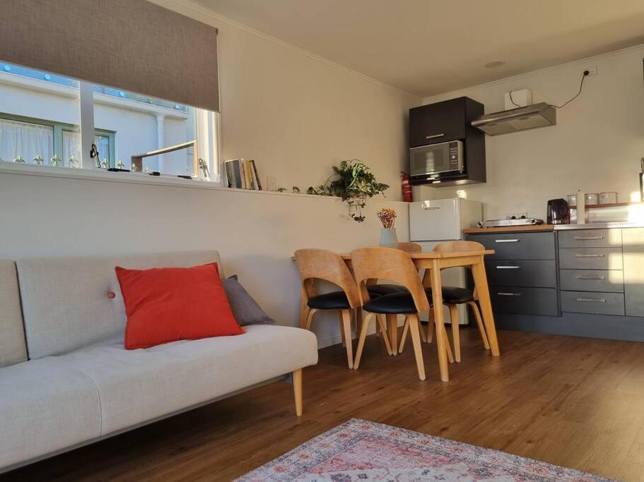 Easy And Cosy In Avondale Apartment *