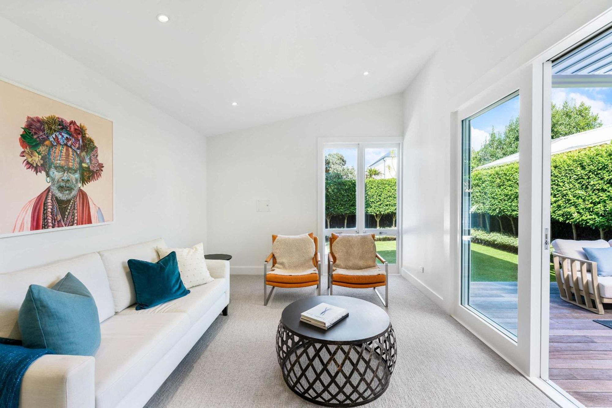Luxury With Pool Prime Location Auckland