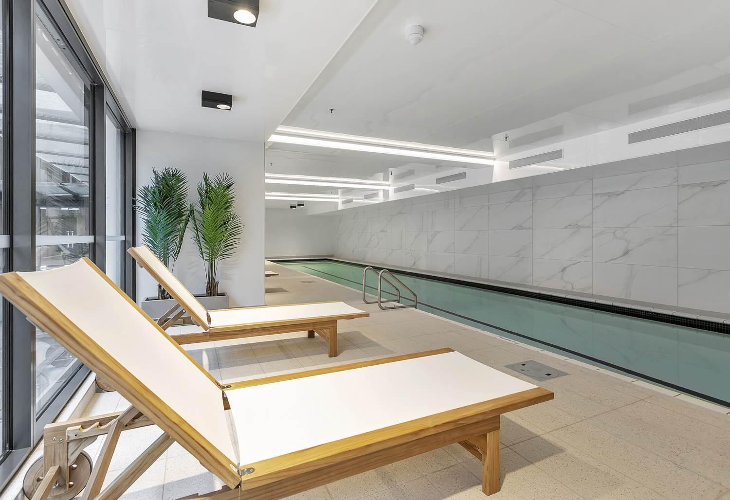 Hot Deal! Sky Stars Haven With Pool In Cbd Heart Auckland