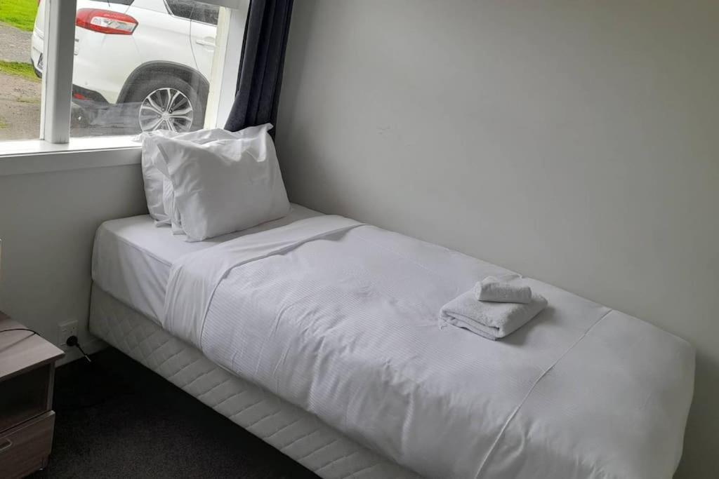 Mt Roskill Center Near Highway 20 2br Unit * Auckland