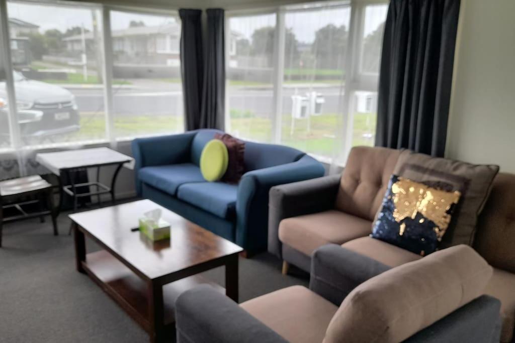 Mt Roskill Center Near Highway 20 2br Unit Apartment