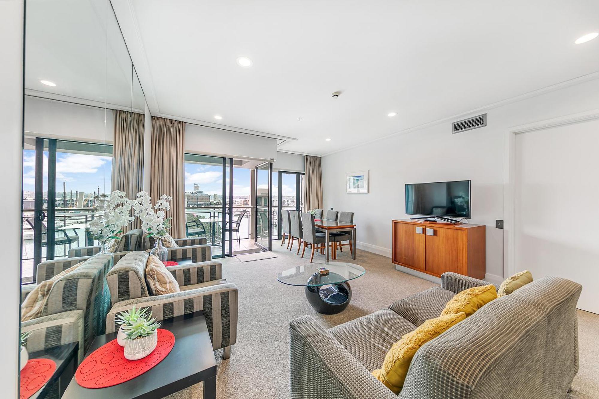 Apartment Sophisticated Spacious W Stunning Harbour View Auckland