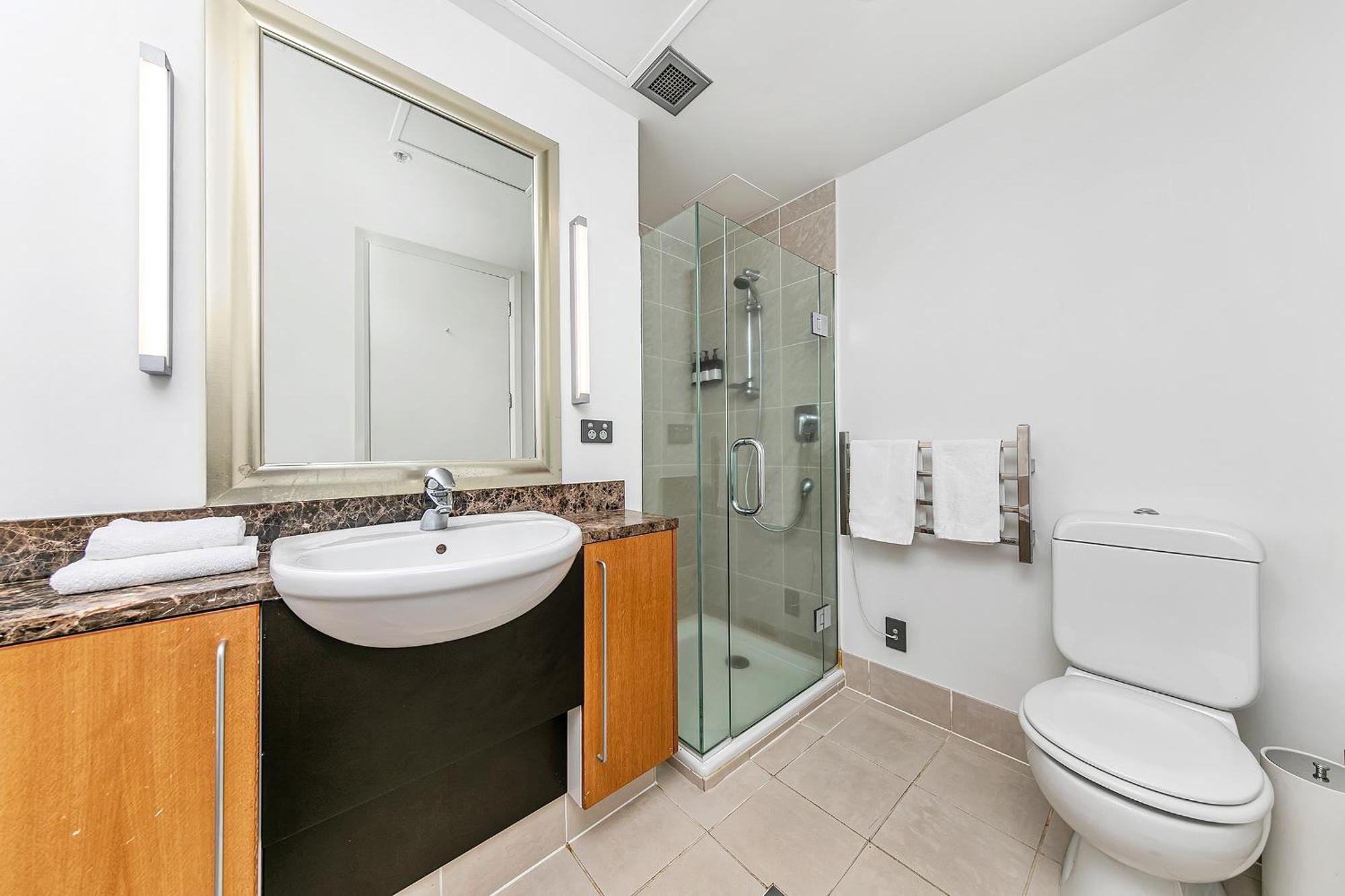Sophisticated Spacious W Stunning Harbour View Auckland