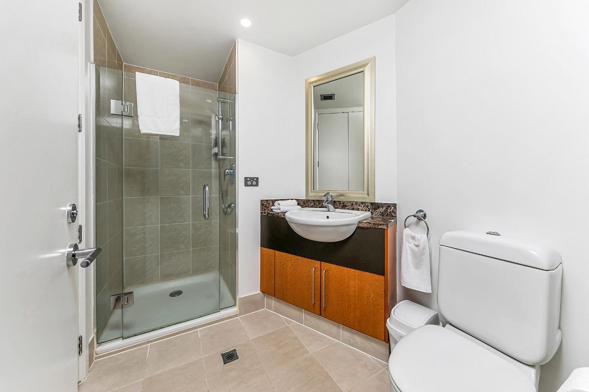 Sophisticated Spacious W Stunning Harbour View