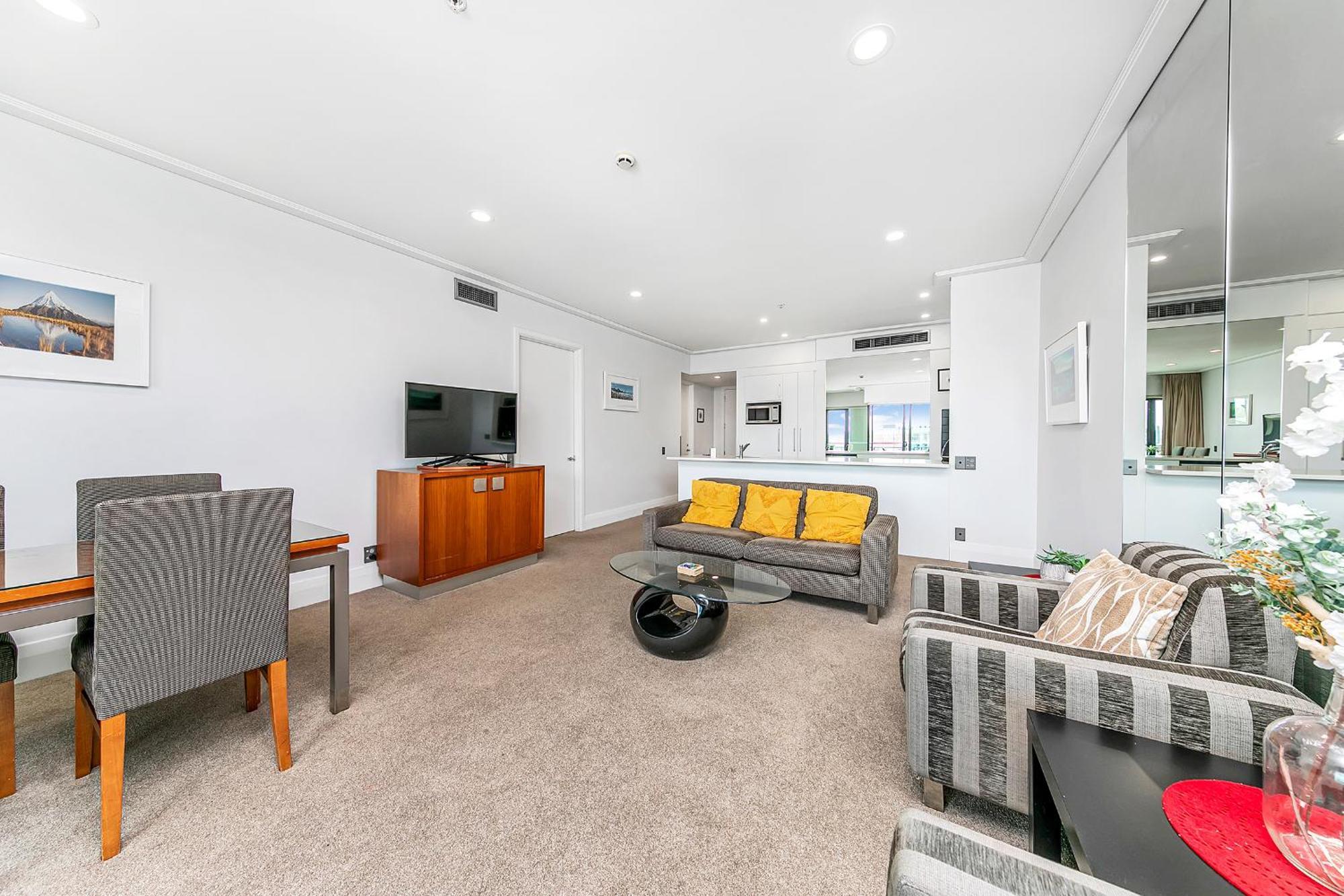 Apartment Sophisticated Spacious W Stunning Harbour View