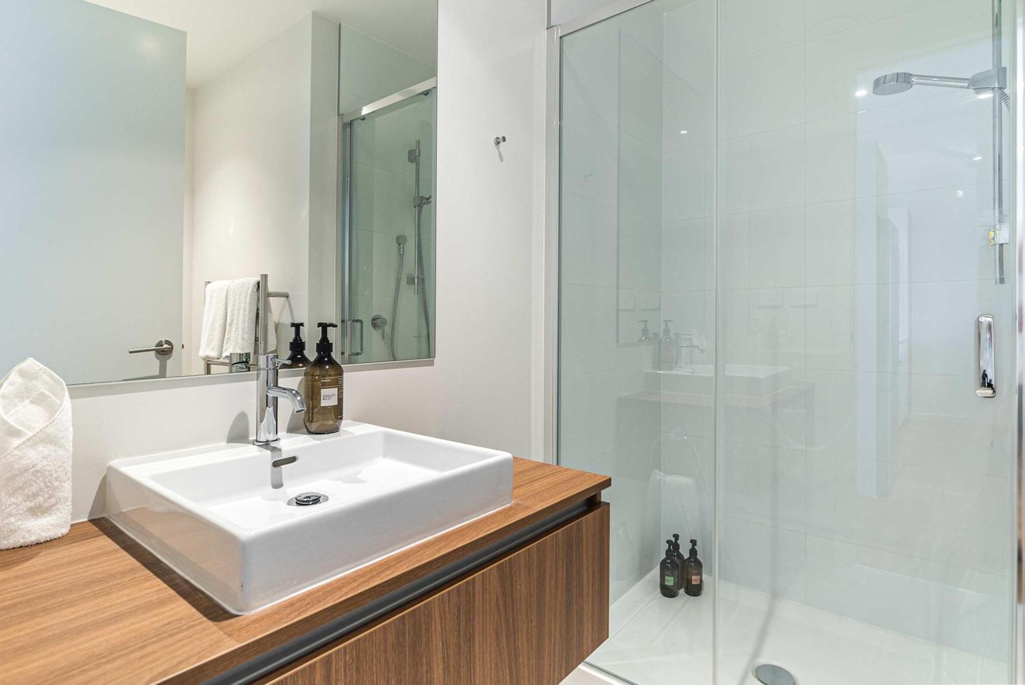 Urban Retreat 2 Bd Wifi Ac Parking Apartment *