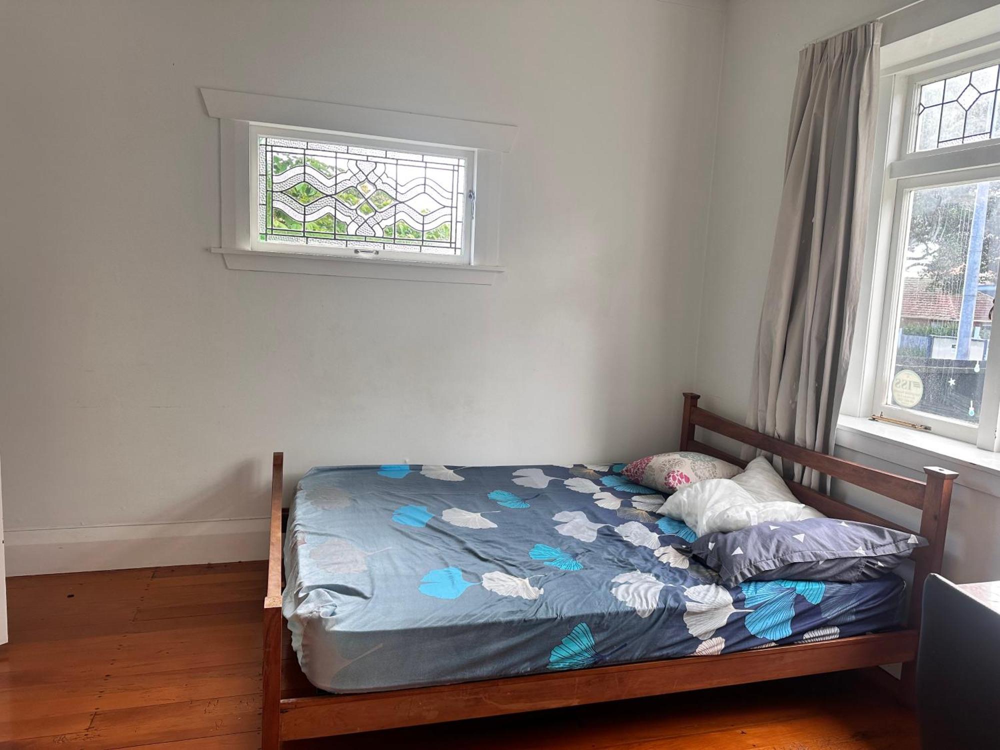 Cozy At Hillsborough Road - *