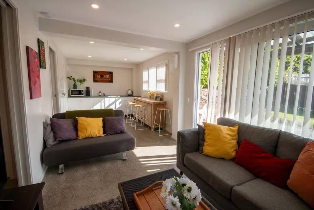 Cozy 1 Bed 1 Bath Kingsland - Morningside Apartment