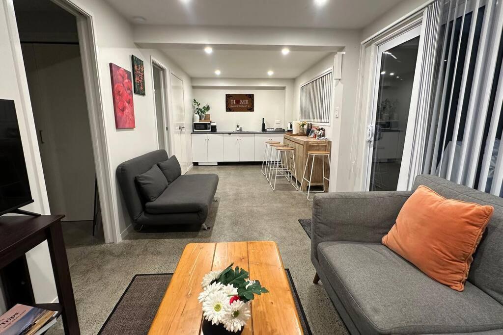 Cozy 1 Bed 1 Bath Kingsland - Morningside *