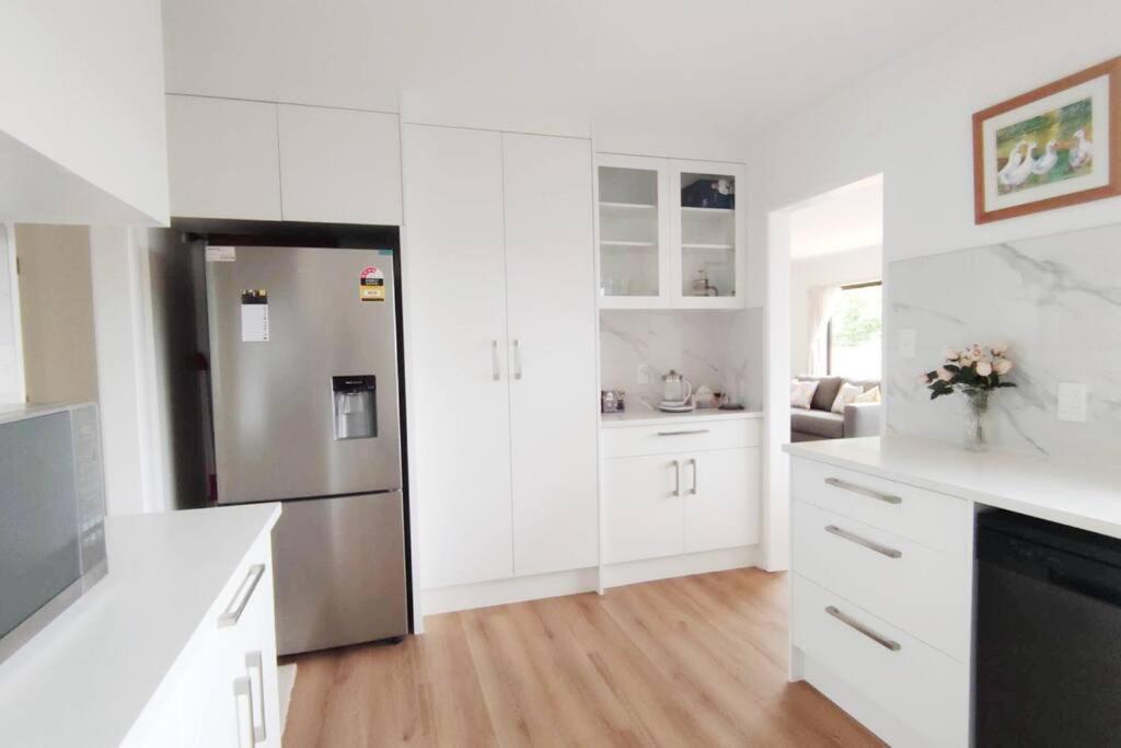 Seaview House In Howick *