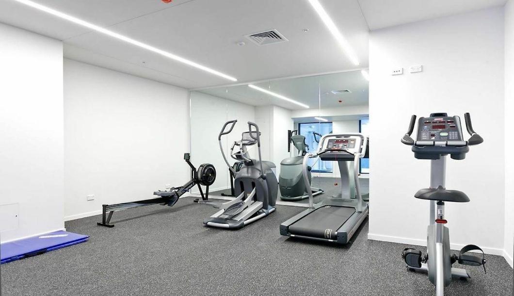 Walk To Sky Tower, Close To Port Apartment *