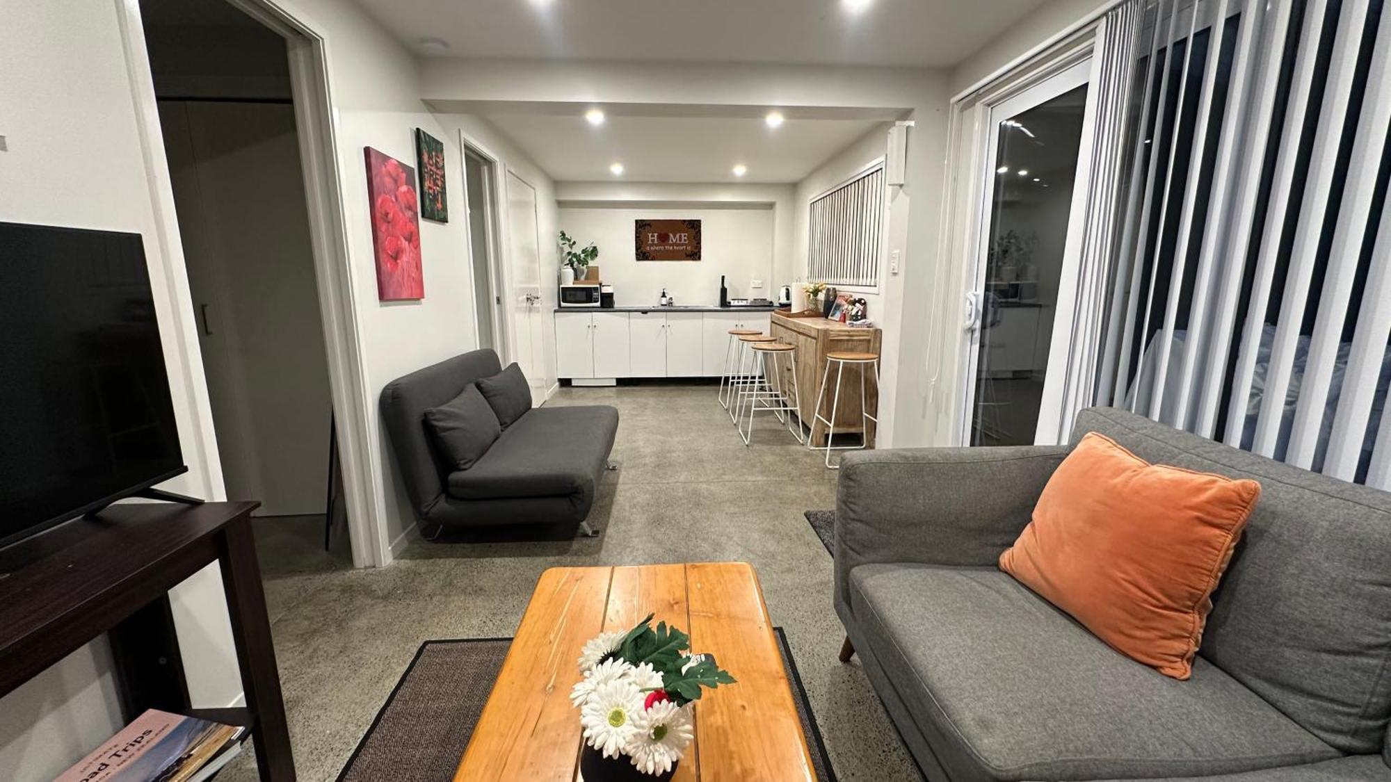 Cozy 1 Bed 1 Bath Kingsland - Morningside Apartment