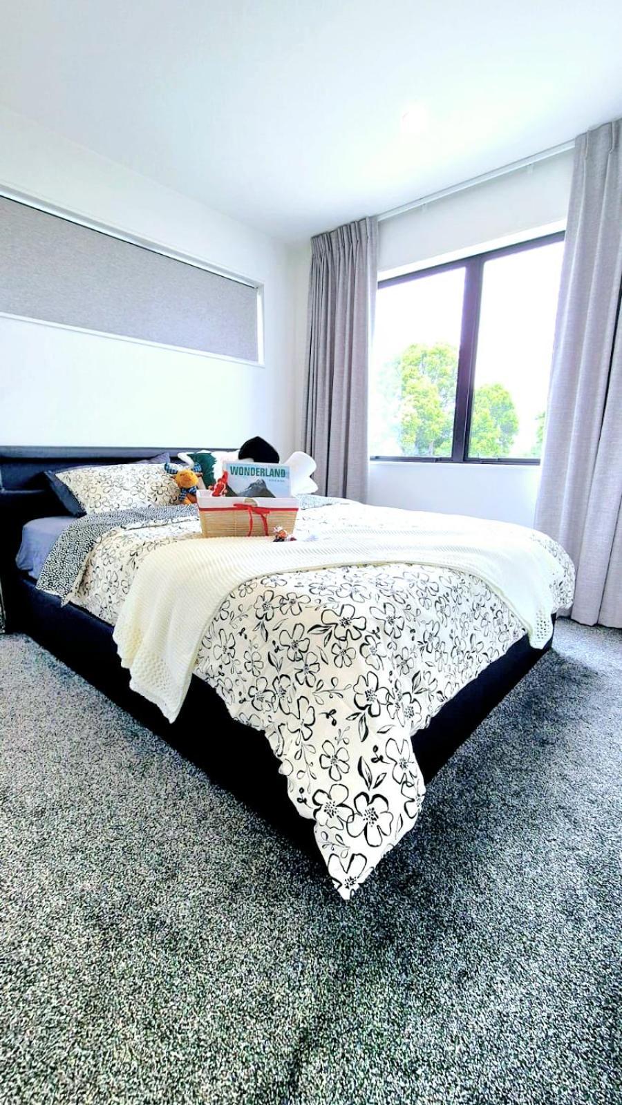 Brand New Beauty * Auckland