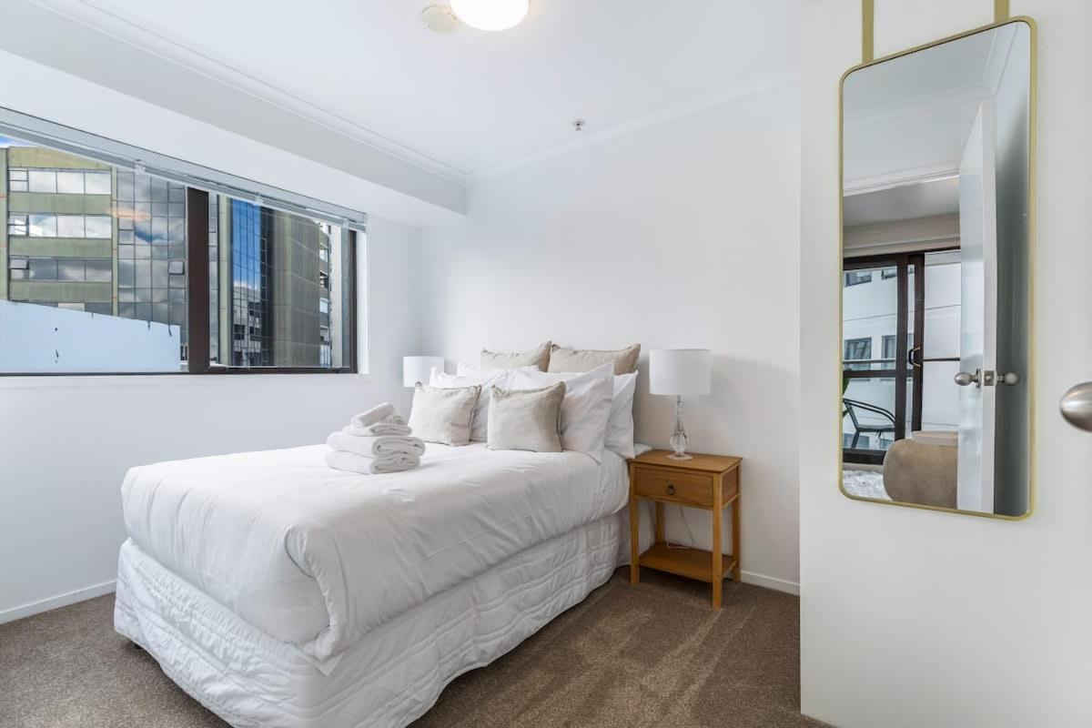 Apartment 3br W Balcony Full Kitchen & Amenities