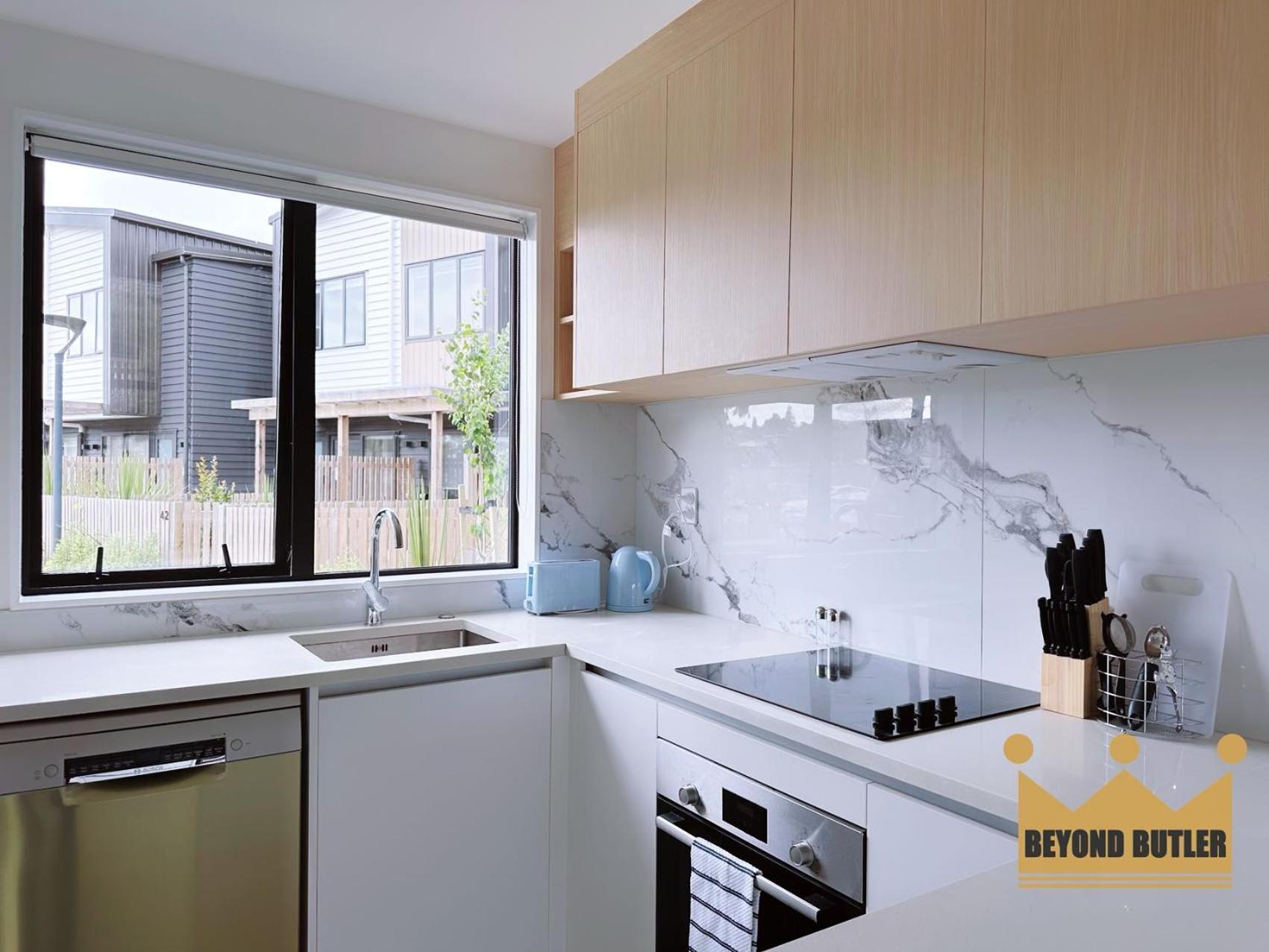 2b1b Prime Location - 10 Sec Walk To Sunday Market Auckland