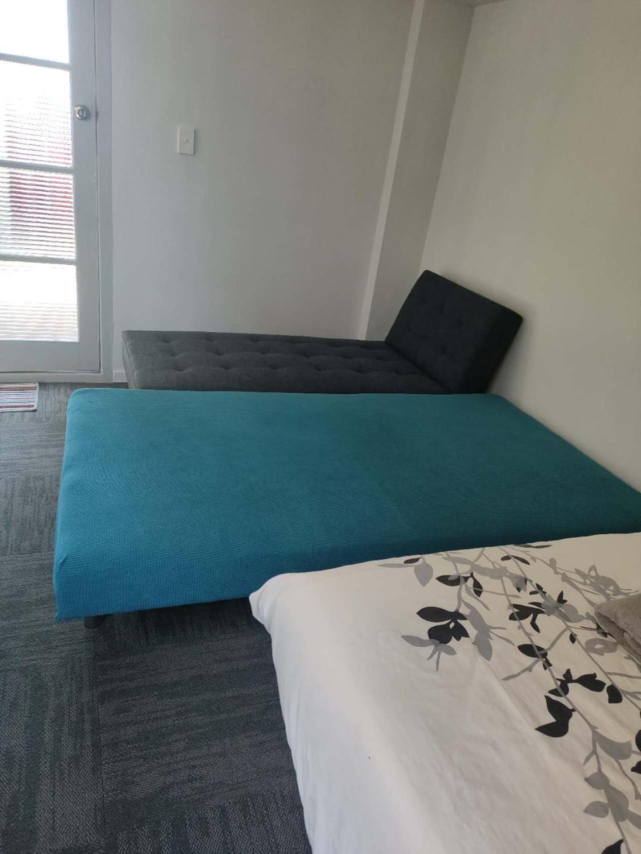 Guest house 2 Double Bed Including 1 Double Sofa Bed At Epsom Auckland