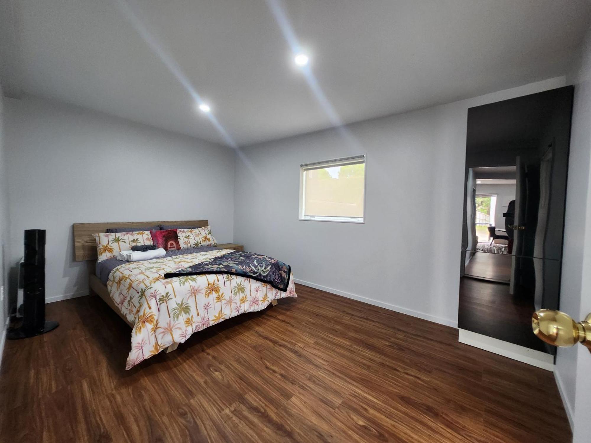 2 Bedroom Self Contained Near Cbd