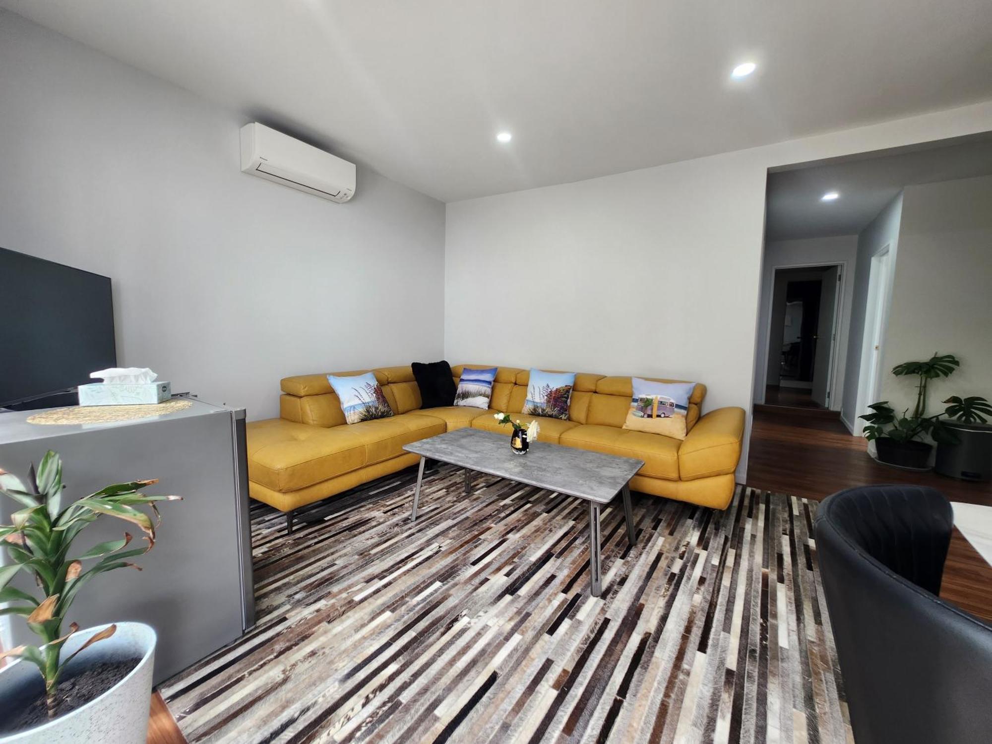 2 Bedroom Self Contained Near Cbd * Auckland