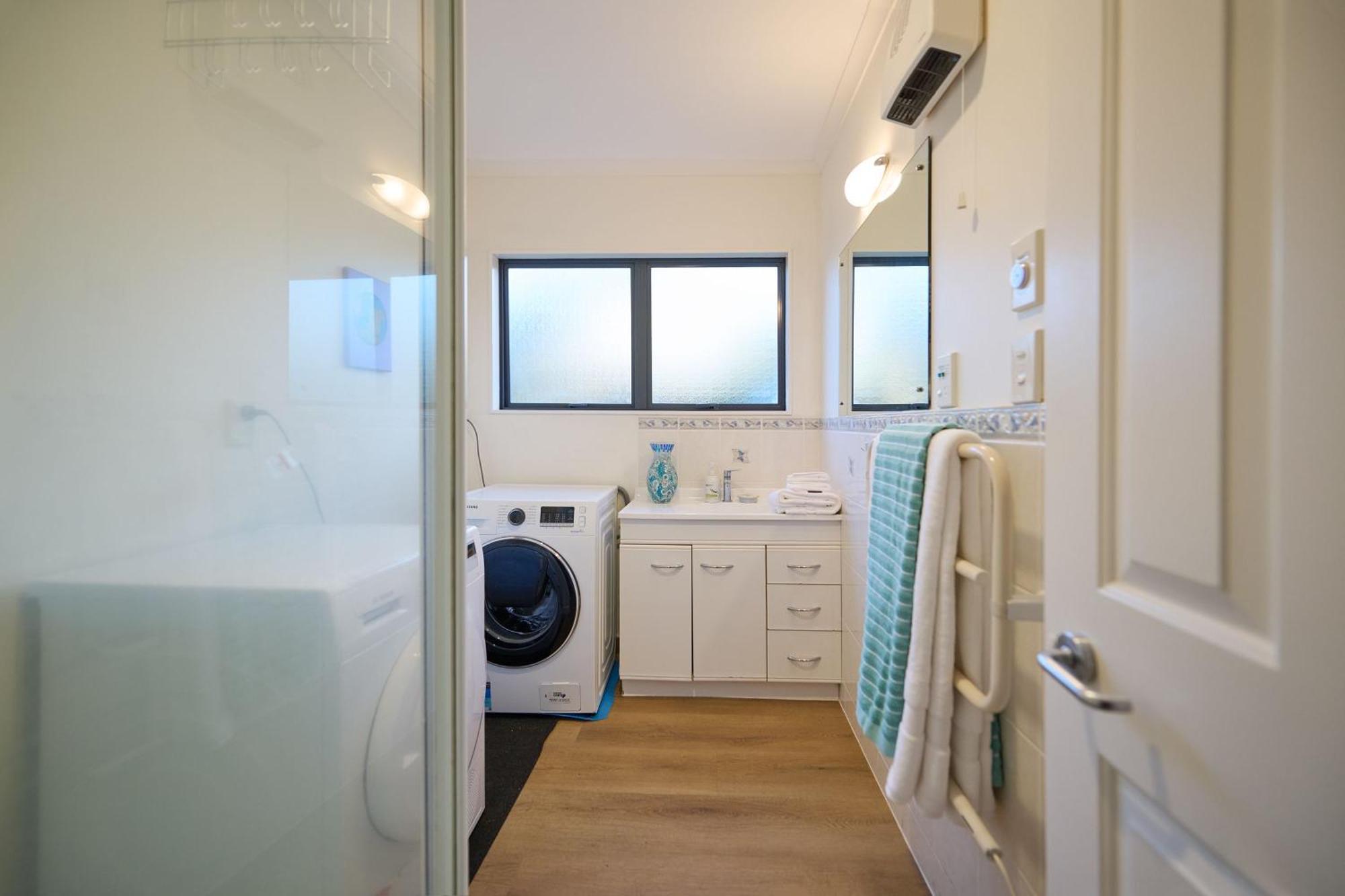 Entire Self Contained Two Bedroom-spacious And Comfortable Auckland
