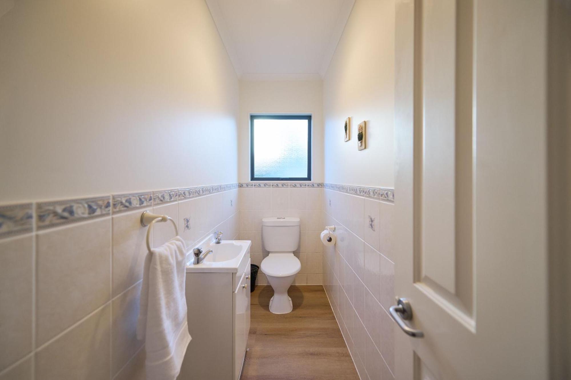 Apartment Entire Self Contained Two Bedroom-spacious And Comfortable Auckland